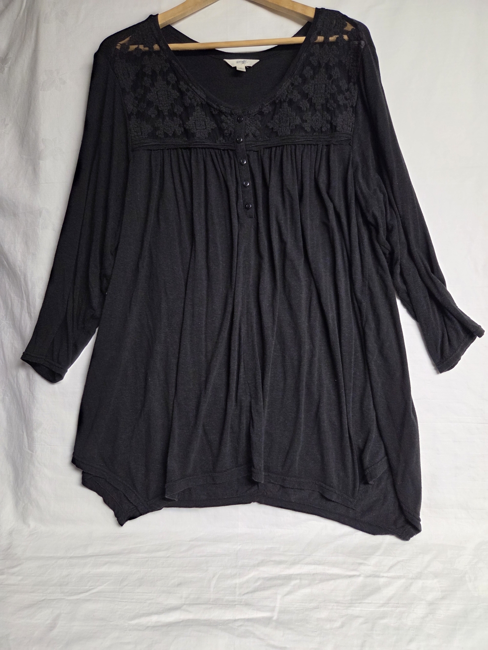 Terra & Sky Black Lace Yoke Button-Front Tunic